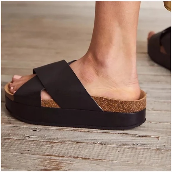 Free People Black Sidelines Flatform Sandals - Picture 6 of 16